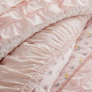 Pottery Barn Kids Vera Blossom Blush Pink Floral Patchwork Quilt (Twin/Twin XL)